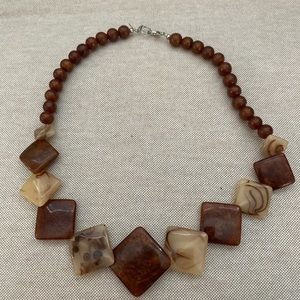 Splendette brown and cream necklace